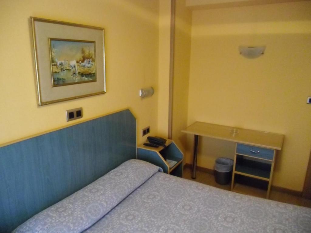 Hostal Don Suero León Esterno foto