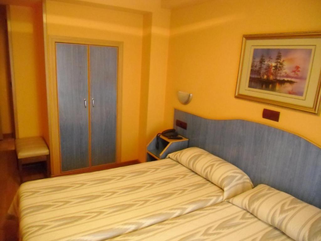 Hostal Don Suero León Esterno foto