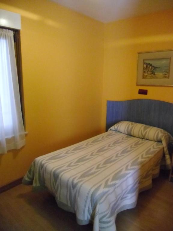 Hostal Don Suero León Esterno foto