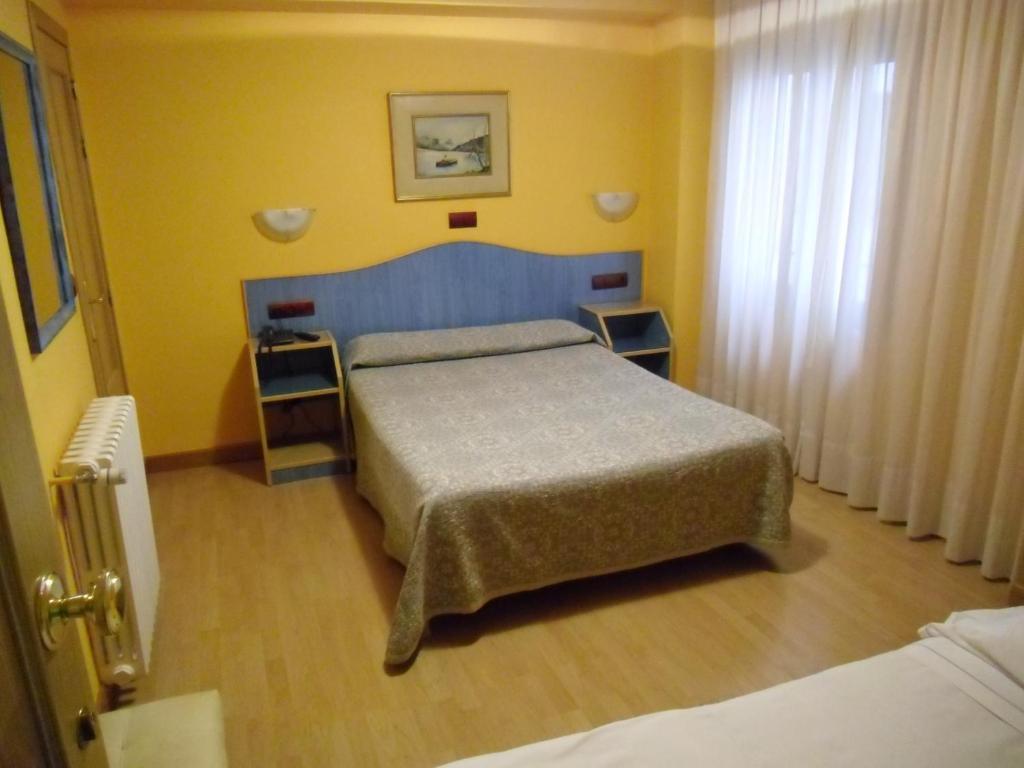 Hostal Don Suero León Esterno foto