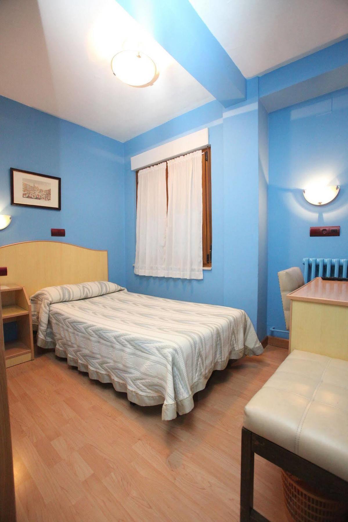 Hostal Don Suero León Esterno foto