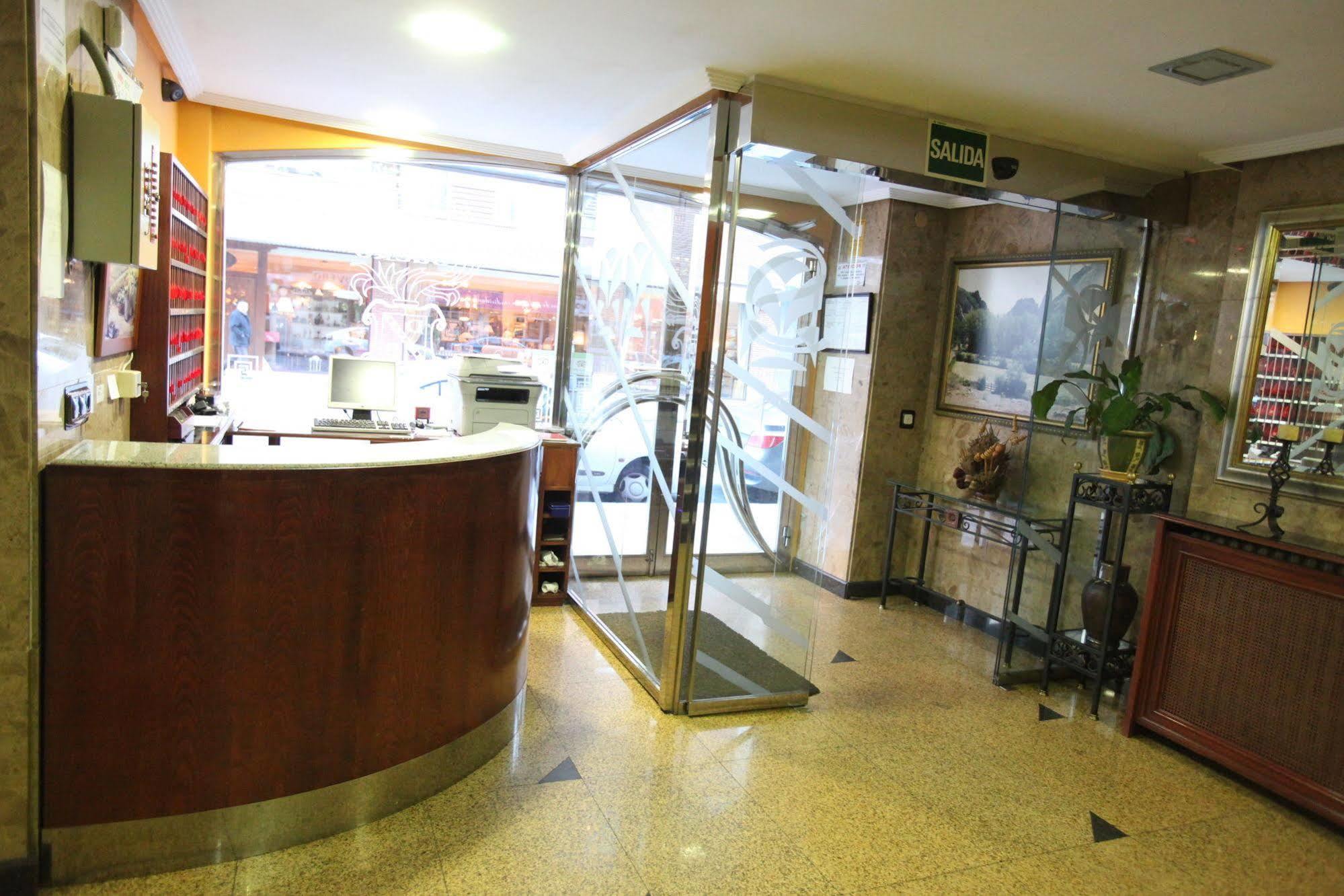 Hostal Don Suero León Esterno foto
